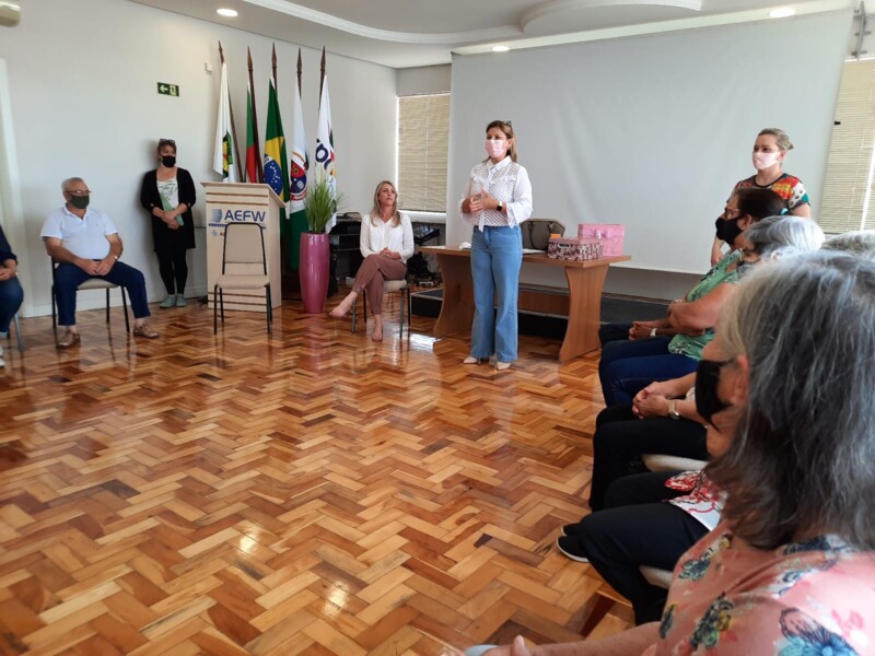 grupos-da-terceira-idade-se-reunem-para-organizar-volta-das-atividades