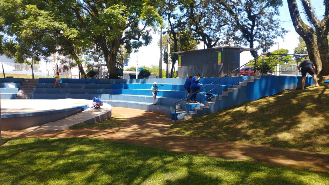 equipe-da-secretaria-de-obras-realiza-revitalizacao-da-praca-da-uri