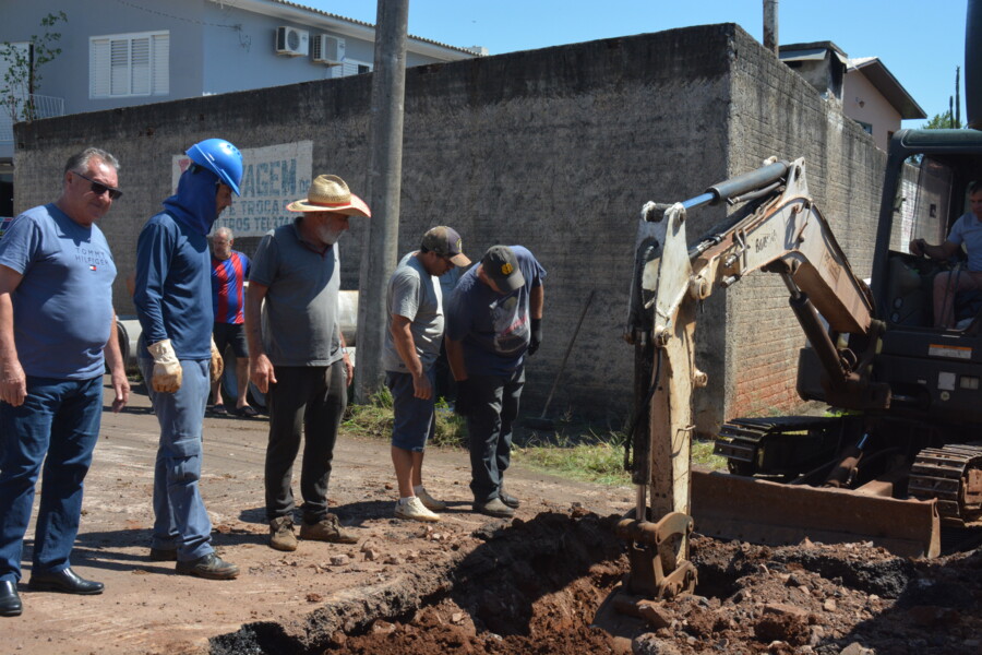 rua-carlos-gomes-com-tenente-lira-recebe-tubulacao-para-drenagem-pluvial