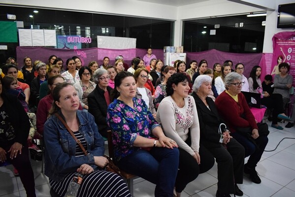 posto-de-saude-ayres-realiza-palestra-sobre-cancer-de-mama