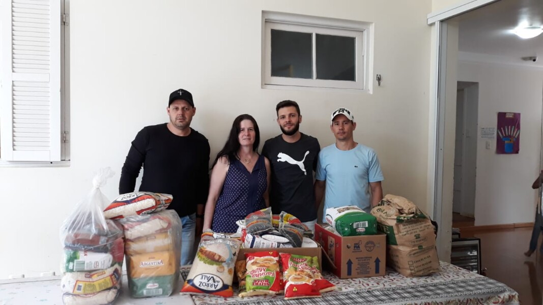 secretaria-municipal-de-esportes-realiza-entrega-alimentos