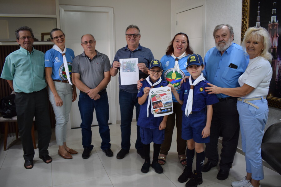 prefeito-orlando-girardi-se-reune-com-diretoria-do-grupo-de-escoteiros-maos-unidas