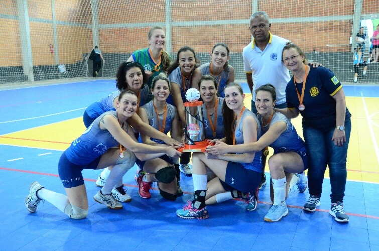 aabb-chapeco-fatura-o-titulo-da-2-edicao-da-taca-frederiquense-de-voleibol