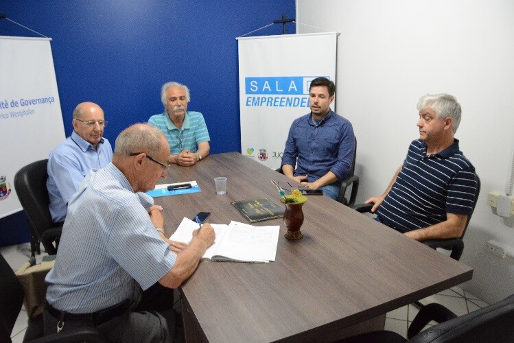 membros-do-conselho-municipal-de-desenvolvimento-realizam-reuniao