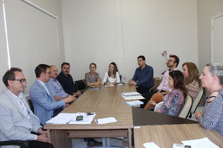 reuniao-debate-a-implementacao-do-curso-de-mediacao-de-conflitos-no-contexto-escolar