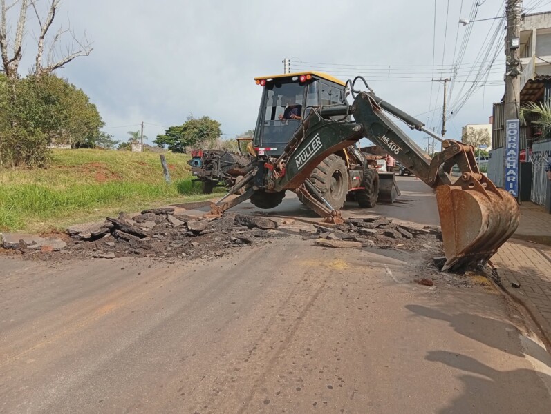 obras-intensificam-acoes-no-jardim-primavera-com-tapa-buracos-e-ajustes-na-rs-591