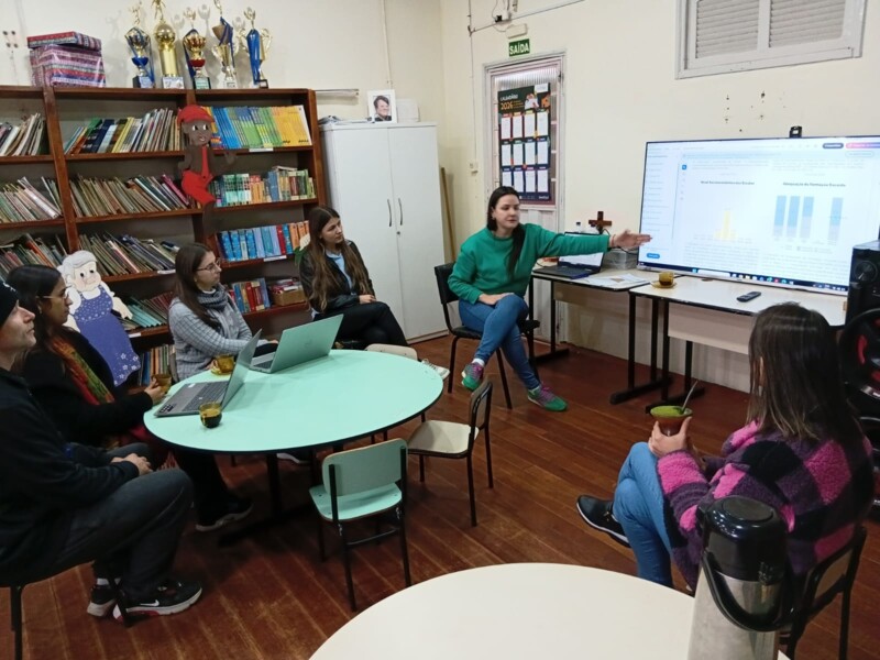 assessora-pedagogica-acompanha-praticas-pedagogicas-e-implantacao-do-sistema-aprende-brasil-nas-escolas-municipais-de-frederico-westphalen