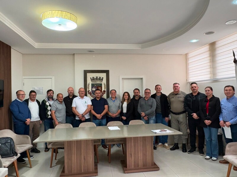 prefeito-em-exercicio-ismael-cocco-reune-empresarios-para-discutir-projetos-de-mobilidade-e-desenvolvimento-em-frederico-westphalen