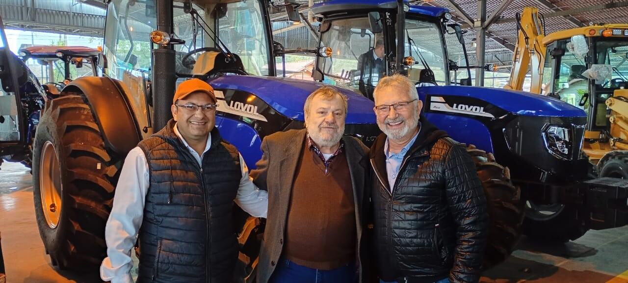 frederico-westphalen-recebe-trator-agricola-de-r-330-mil-por-meio-de-emenda-parlamentar