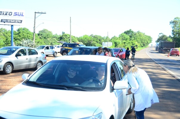 secretaria-de-saude-realiza-acao-com-a-prf-para-incentivar-doacao-de-sangue
