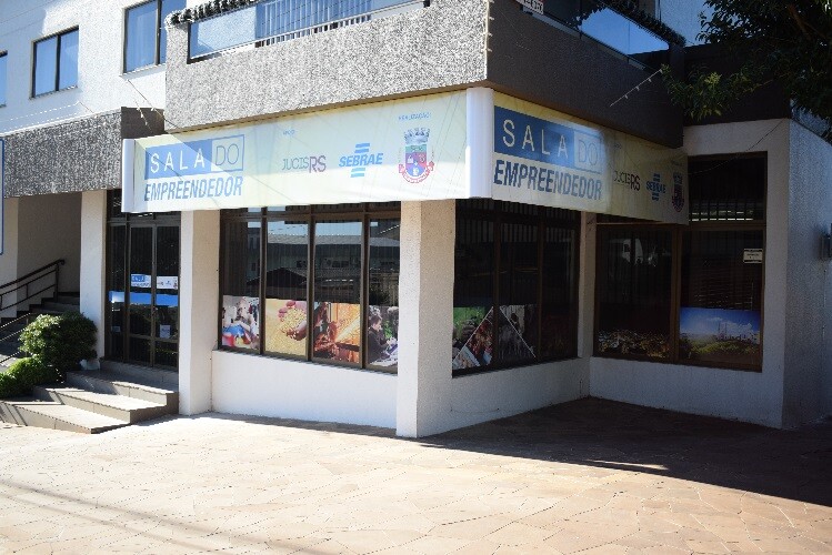 pesquisa-de-satisfacao-sobre-a-sala-do-empreendedor-e-realizada