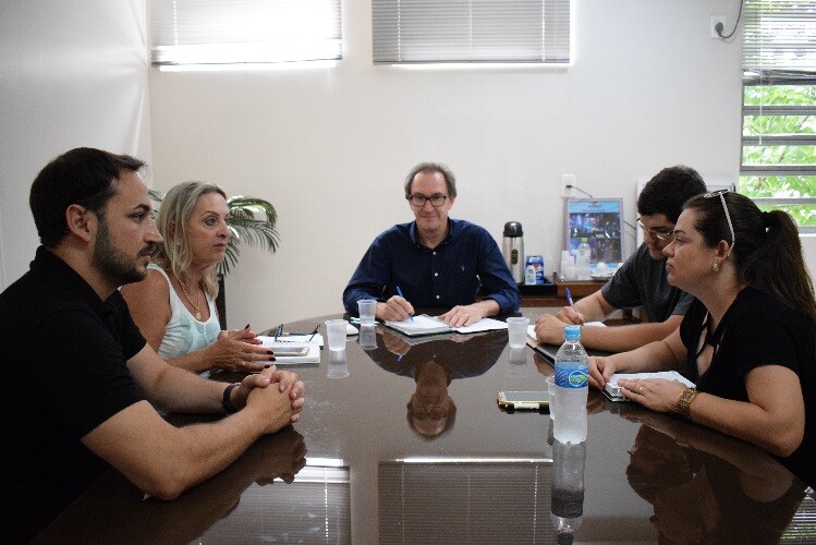 prefeito-jose-alberto-panosso-se-reune-com-integrantes-de-associacao-regional-dos-autistas
