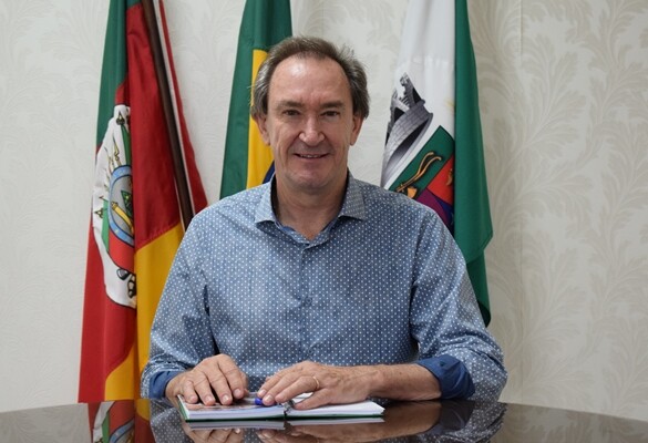 prefeito-viaja-a-brasilia