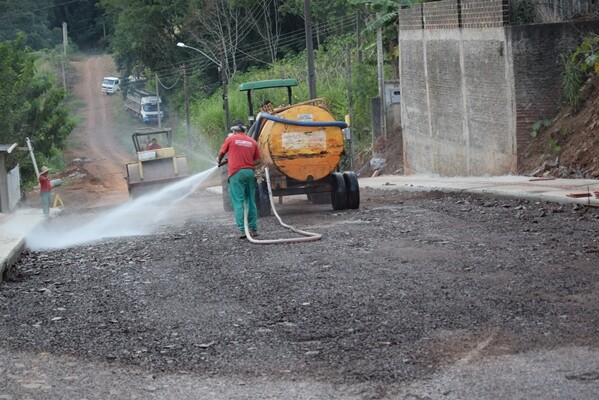 pavimentacao-na-rua-jaboticaba-esta-em-estagio-avancado