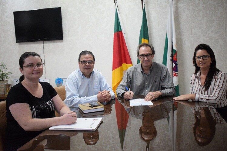 prefeito-prorroga-convenio-de-sobreaviso-clinico-no-hdp
