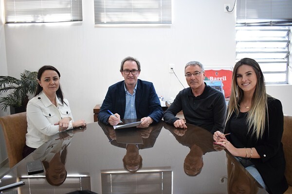 administracao-municipal-firma-parceria-com-a-apae-fw
