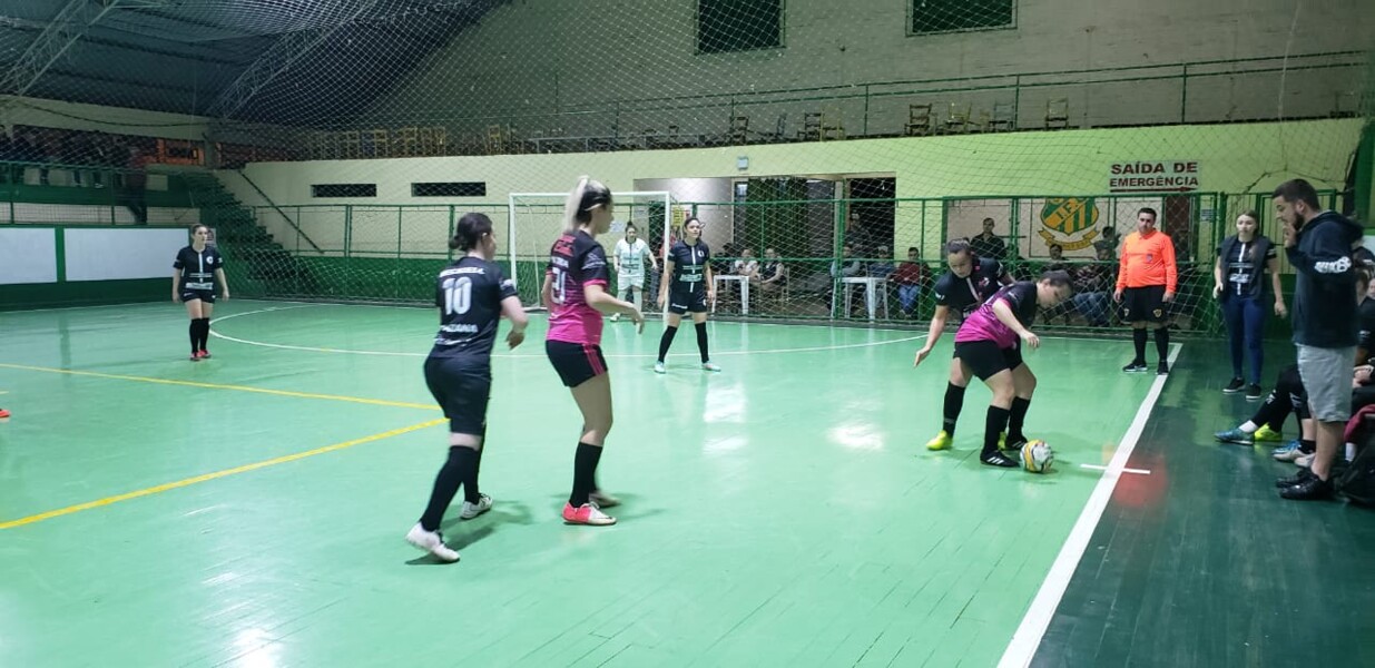campeonato-municipal-de-futsal-mantem-goleadas