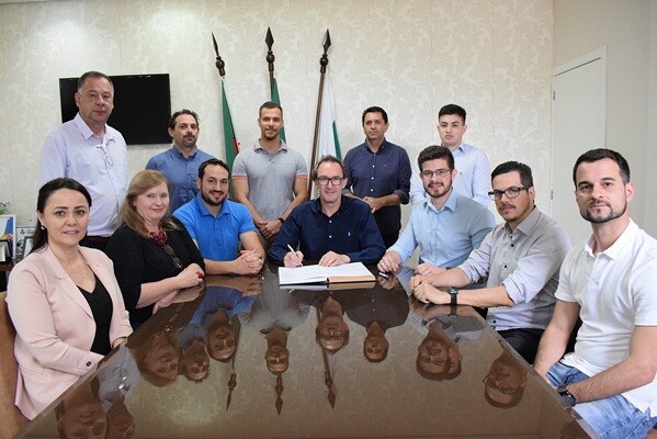 junior-panosso-assume-como-prefeito-em-exercicio