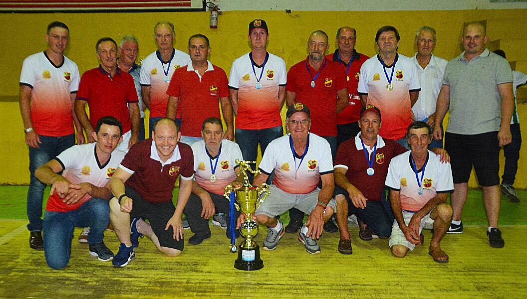 vencedores-do-municipal-de-bochas-sao-premiados