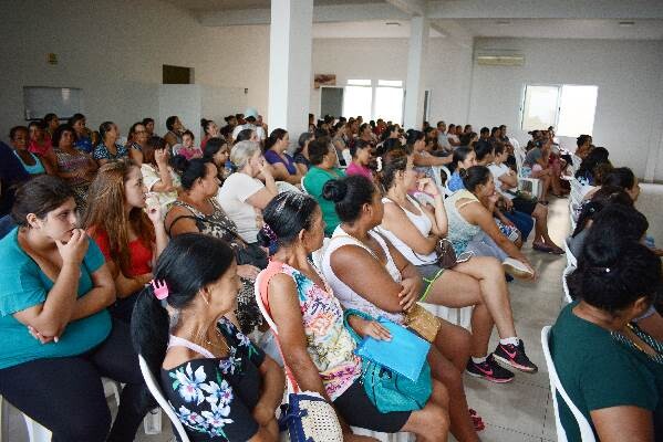 beneficiarios-do-bolsa-familia-participam-de-palestra