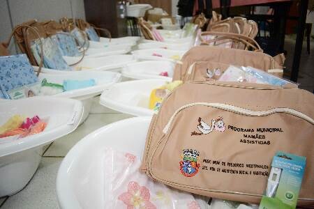 gestantes-integrantes-do-programa-mamaes-assistidas-recebem-kits
