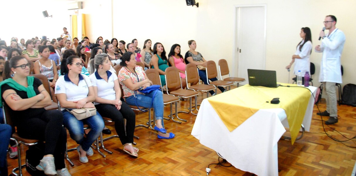 aleitamento-materno-e-tema-de-encontro-promovido-pela-secretaria-da-saude