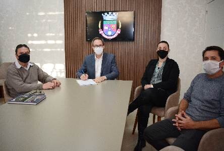 administracao-municipal-assina-convenio-com-o-hdp