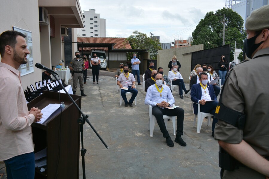 prefeito-acompanha-entrega-de-comenda-da-brigada-militar
