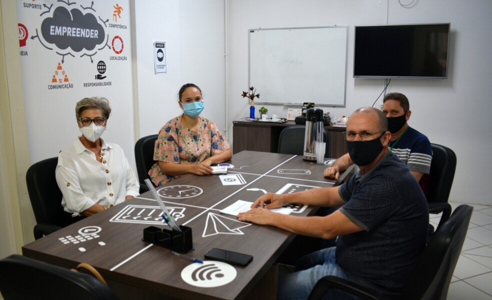 vigilancia-sanitaria-se-reune-com-secretaria-da-saude-de-seberi