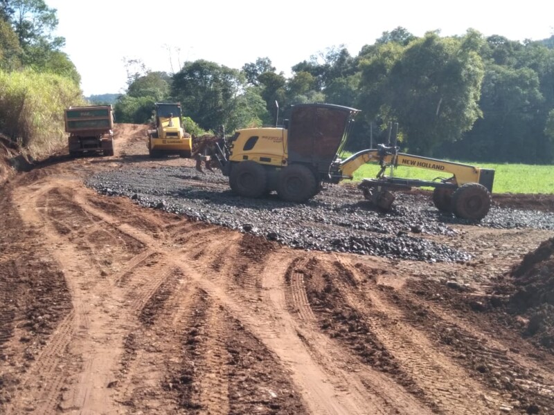melhorias-sao-realizadas-em-estradas-do-interior