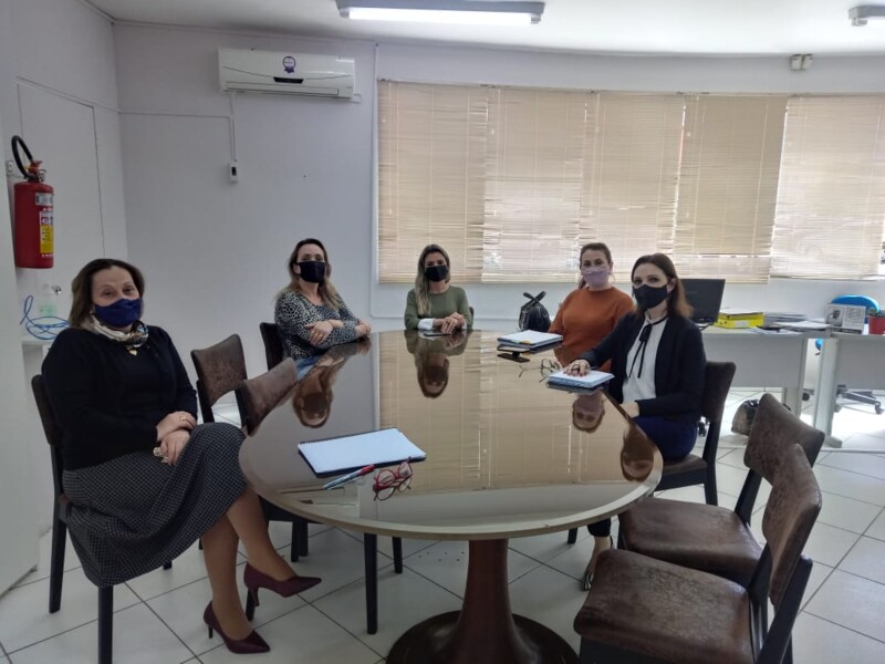 integrantes-do-gefim-reunem-se-com-a-secretaria-de-educacao