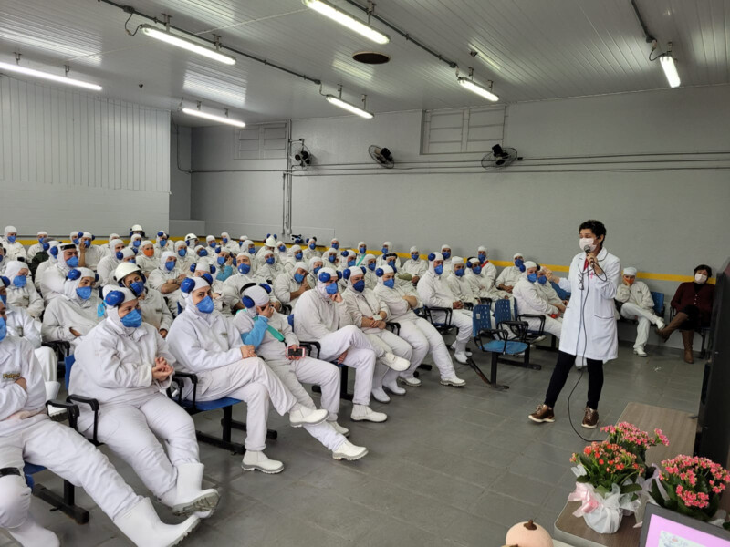 secretaria-da-saude-realiza-acoes-do-outubro-rosa