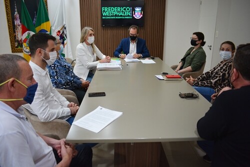 prefeitura-renova-termos-de-fomento-e-colaboracao-com-entidades