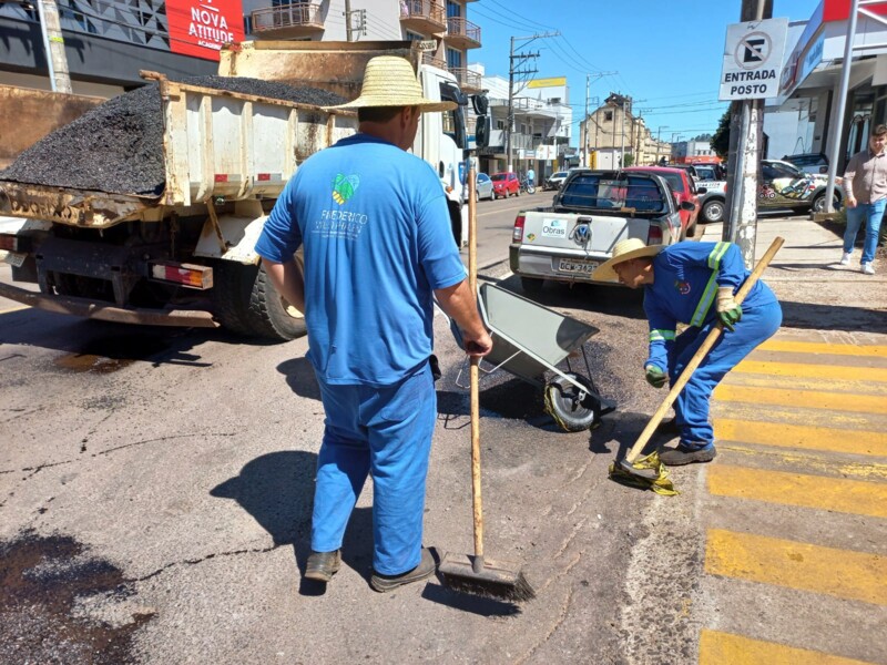 secretaria-de-obras-segue-com-operacao-tapa-buracos