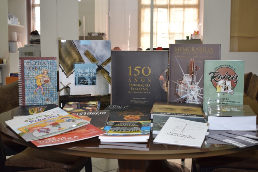 sedac-envia-livros-para-a-biblioteca-municipal