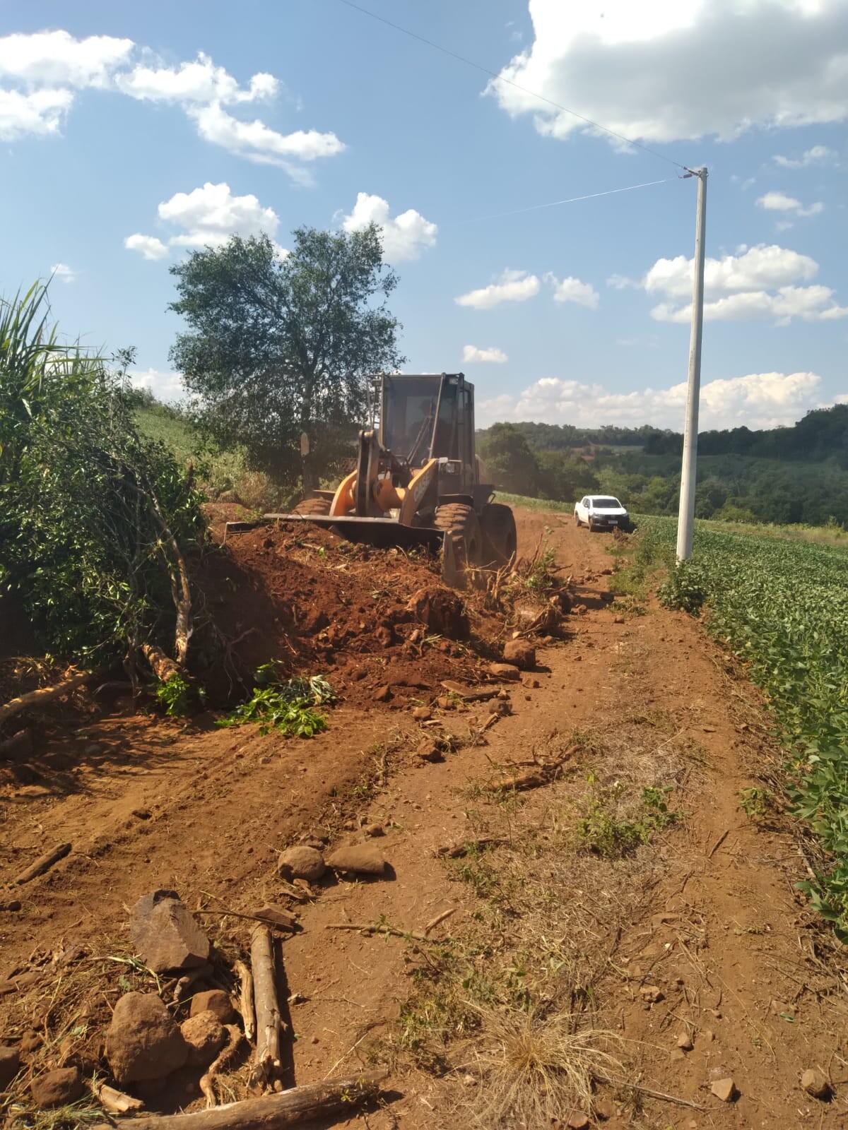 secretaria-de-agricultura-segue-realizando-servicos-no-interior