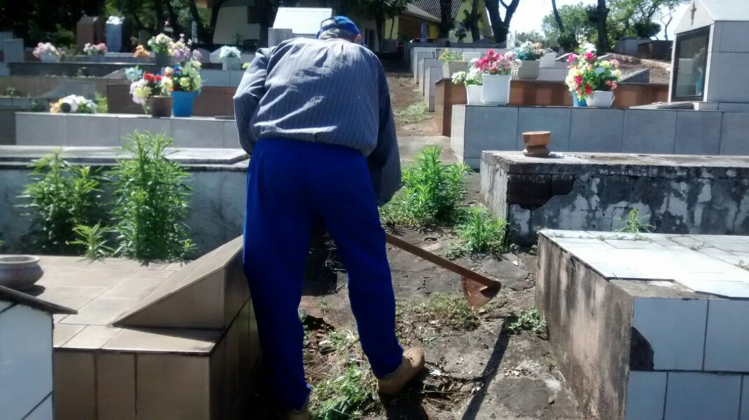 secretaria-de-obras-realiza-reparos-no-cemiterio-municipal