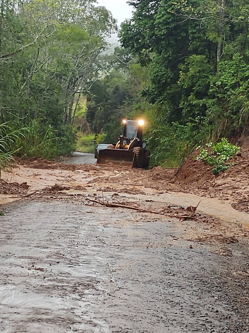 fortes-chuvas-danificam-estradas-no-interior-de-frederico-westphalen