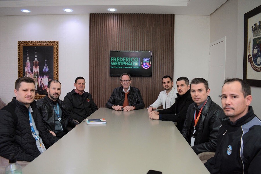 prefeito-se-reune-com-representante-do-sescrs