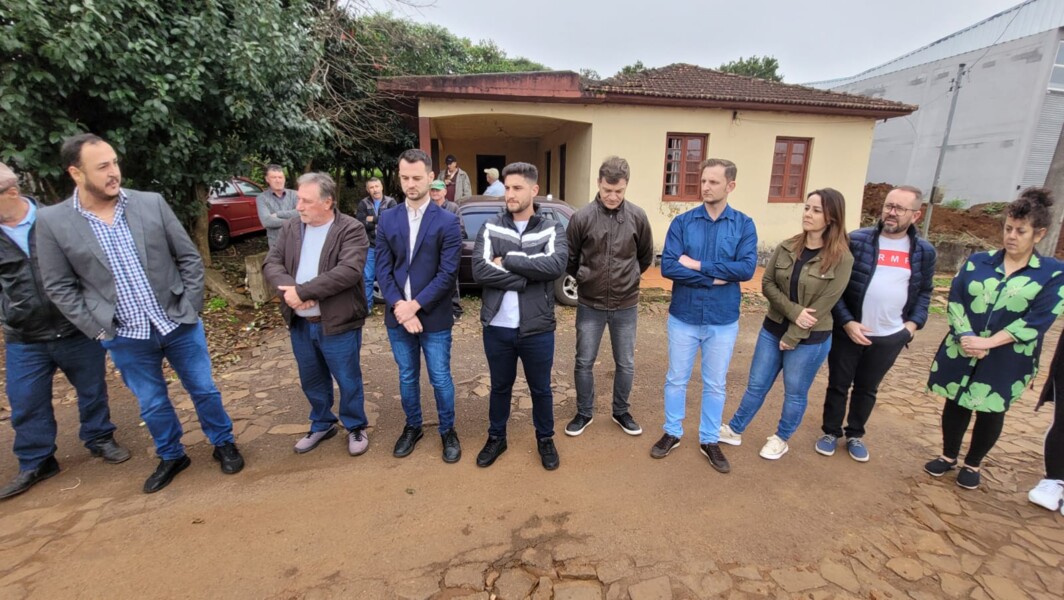 prefeitura-da-inicio-a-mais-uma-obra-de-asfaltamento-no-municipio
