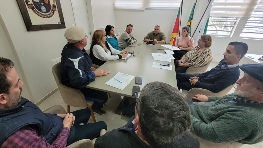 reuniao-debate-organizacao-da-semana-farroupilha
