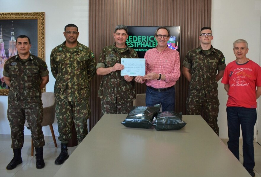 prefeito-panosso-recebe-militares-do-exercito