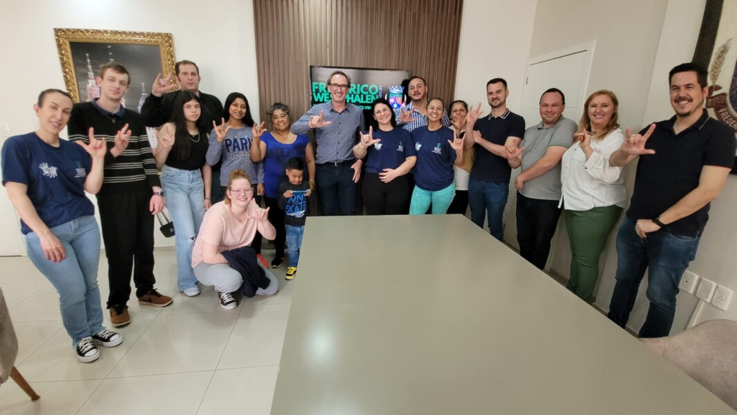 prefeito-panosso-recebe-reivindicacoes-dos-deficientes-auditivos-de-fw