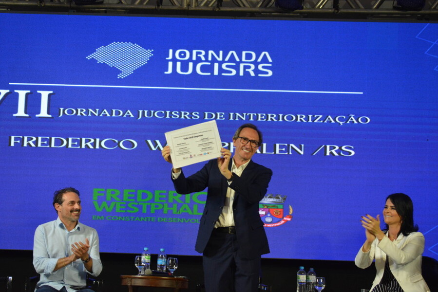 municipio-participa-de-abertura-da-vii-jornada-jucisrs-de-interiorizacao-e-lancamento-da-tudo-facil-empresas-tfe-em-frederico-westphalen