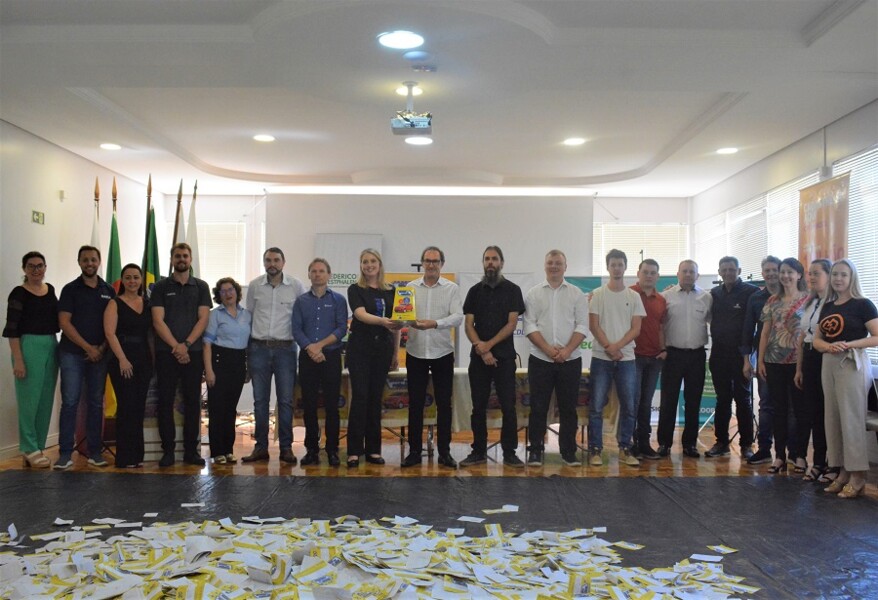 administracao-municipal-e-associacao-empresarial-realizam-sorteio-da-campanha-show-de-premios-2022