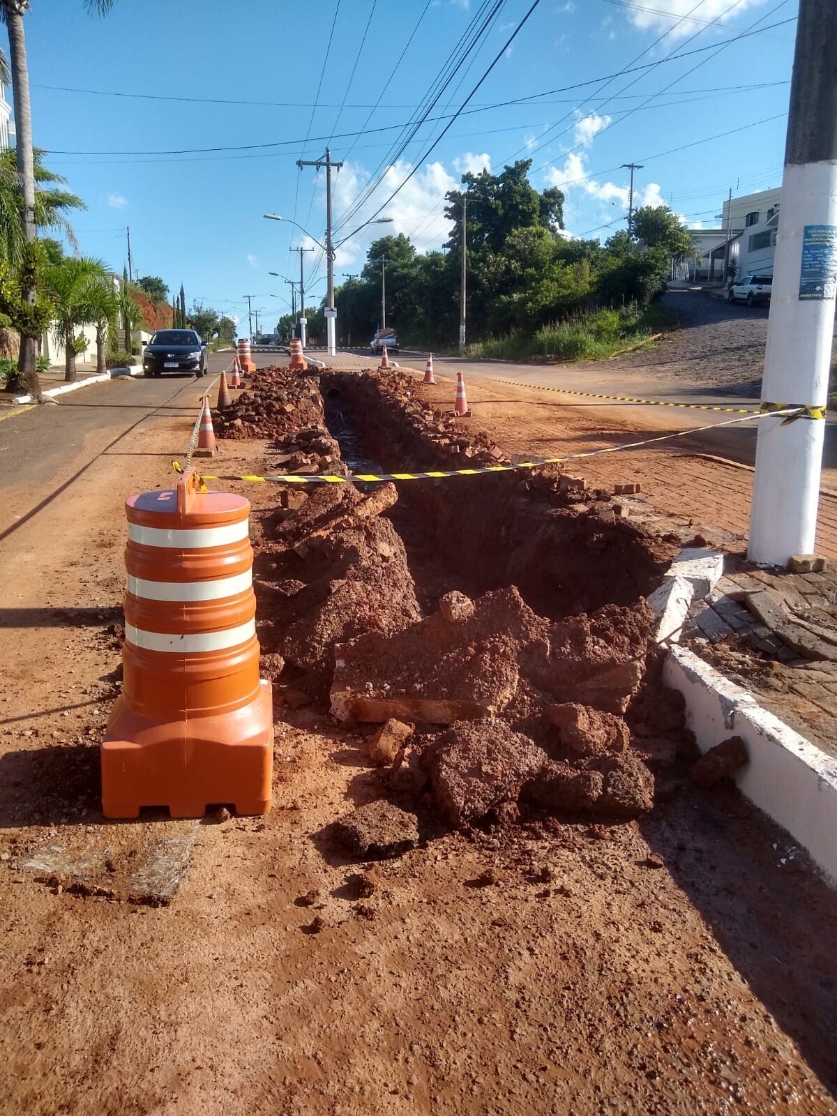 secretaria-de-obras-realiza-melhorias-na-rede-pluvial-da-rua-mauricio-cardoso-e-avenida-marginal