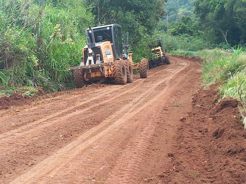 secretaria-de-agricultura-intensifica-obras-de-melhorias-nas-estradas-do-interior-do-municipio