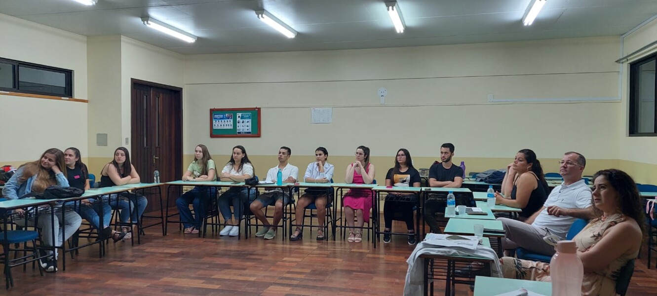 rede-bem-cuidar-fortalece-compromisso-social-em-aula-para-curso-de-enfermagem-na-uri