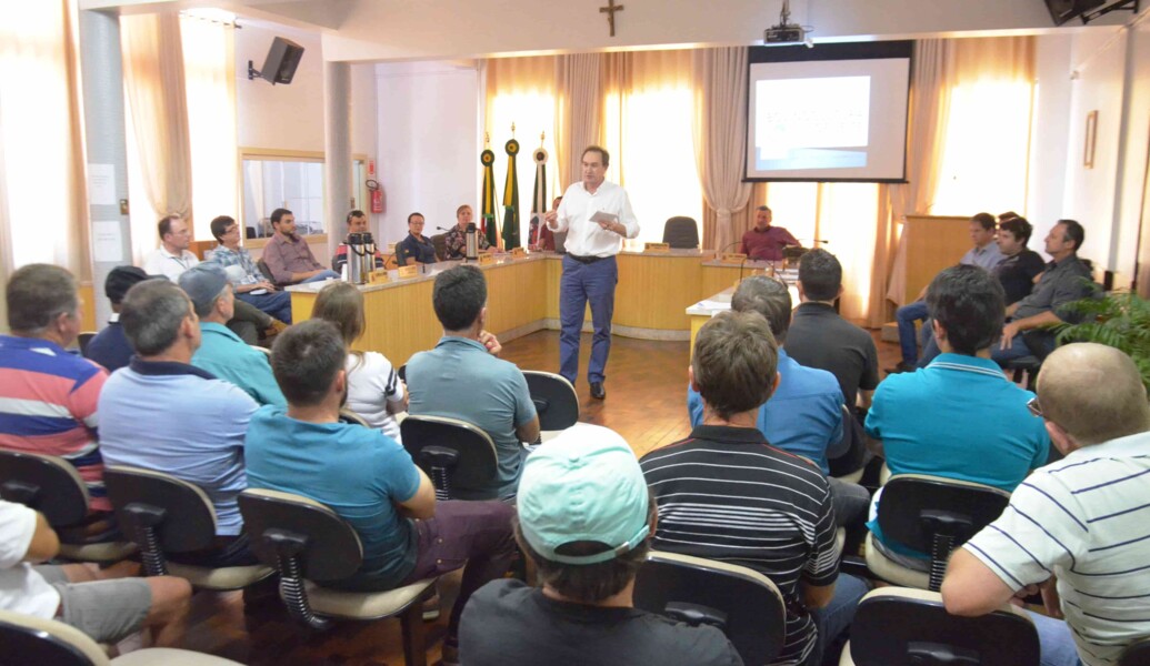 administracao-municipal-realiza-encontro-para-falar-dos-projetos-de-incentivo-a-bacia-leiteira