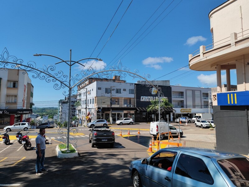 departamento-de-transito-informa-sobre-alteracao-no-sentido-do-trafego-em-trecho-da-rua-mauricio-cardoso